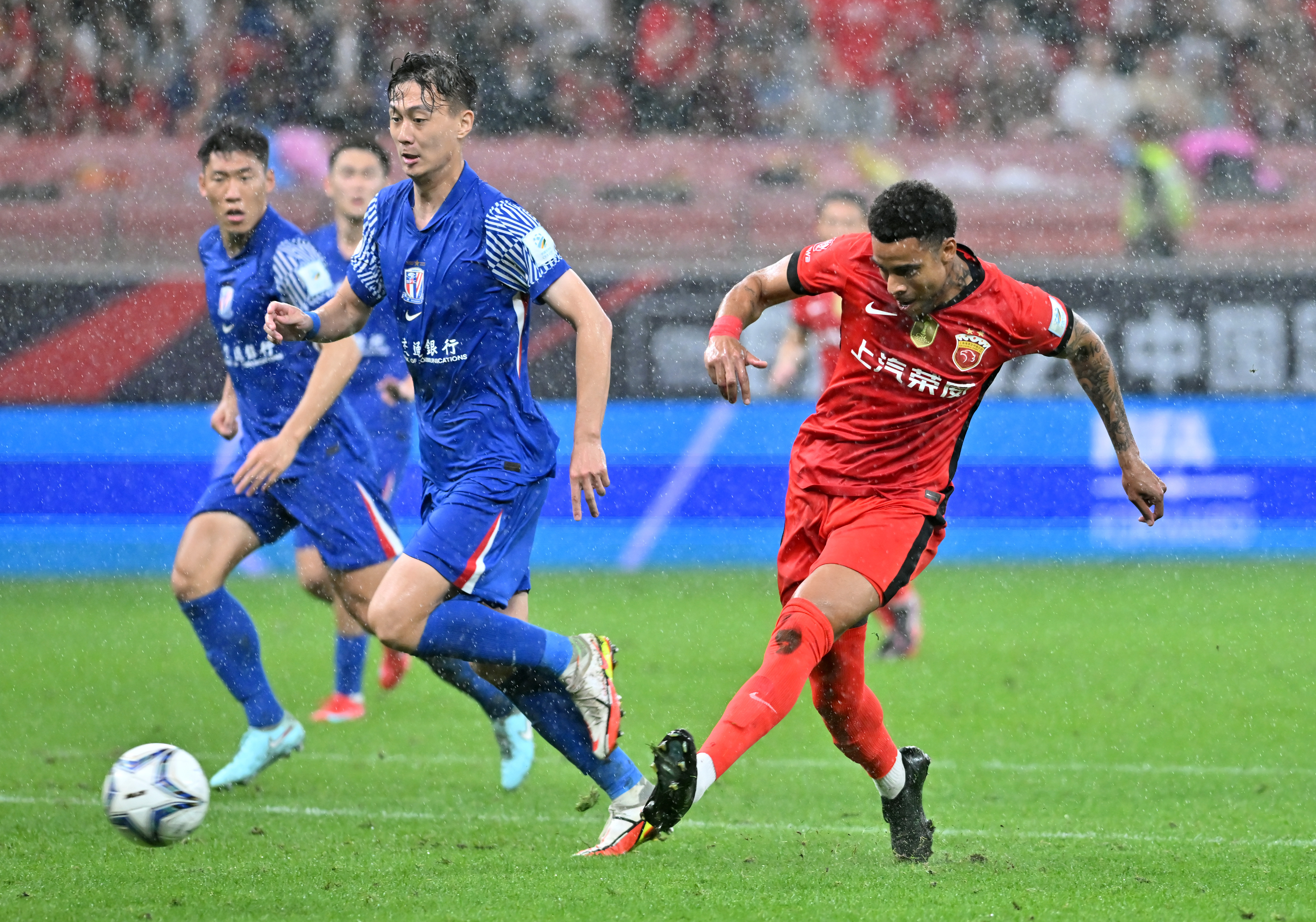 九游体育 -关于利物浦训练开放日，加时末段官宣签约引欢呼，意甲在即，年轻球员得到机会的信息