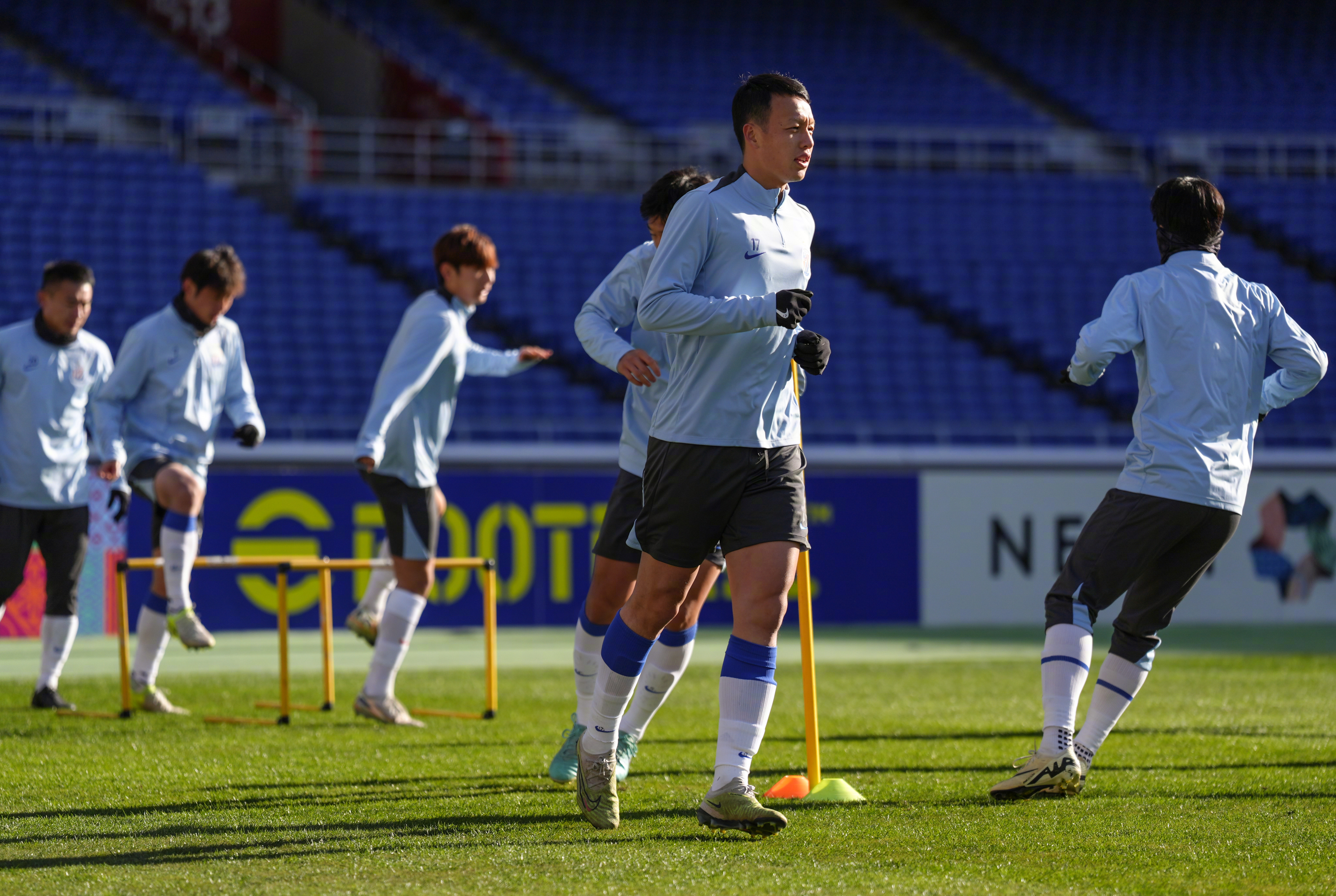 今晚体能课后，上海申花手感冰凉备战足总杯，目标明确，资深球员宣示担当 